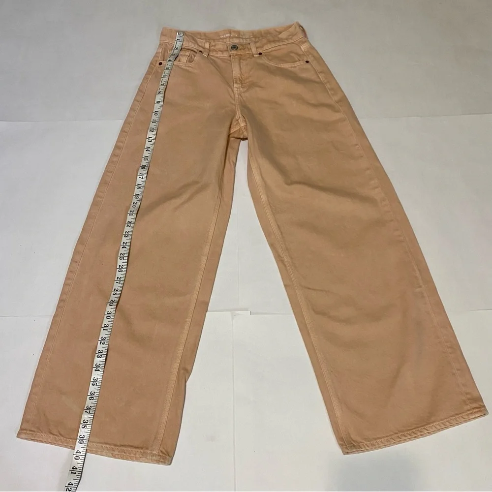 Old Navy Mid-Rise Baggy Wide Leg Jeans. Size 2